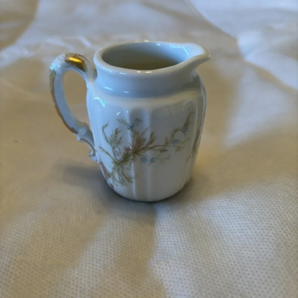 VTG HAVILAND LIMOGES France THE ST LAZARE Creamer Floral Leaves Handle Porcelain